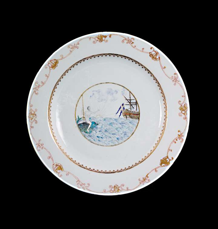 Chinese export porcelain charger with european marine subject